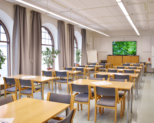 Kokoustilan valokuvaus.