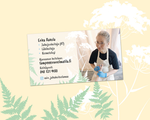 Jalkojenhoitajan käyntikortin etupuoli.